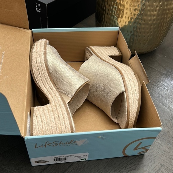 Women's LifeStride, Paradise Sandal (Wide) - Picture 2 of 12